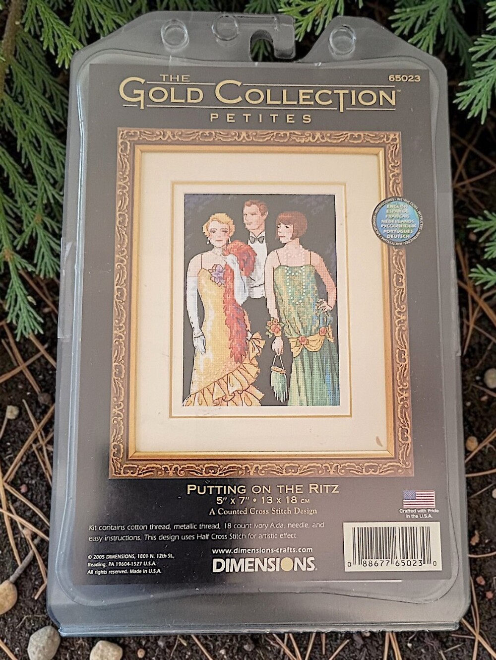 Dimensions Cross Stitch Kit Putting on the Ritz Gold Collection Petites 2005